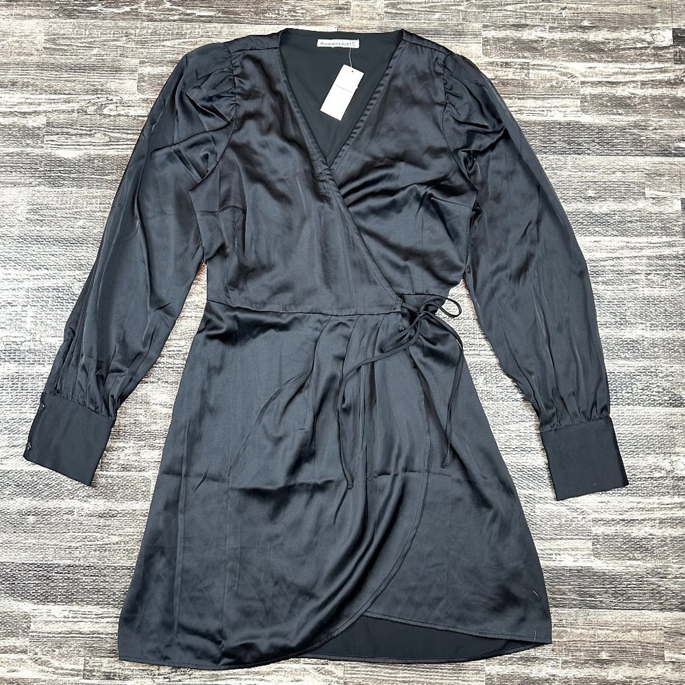 Abercrombie and Fitch sz LT Satin True Wrap Long Sleeve Black Mini Dress NWT